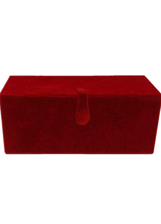 Cute jewellery box 🎁 to keep your Earings in right position. So that they won't get damaged 💯 . Very helpful product ✅