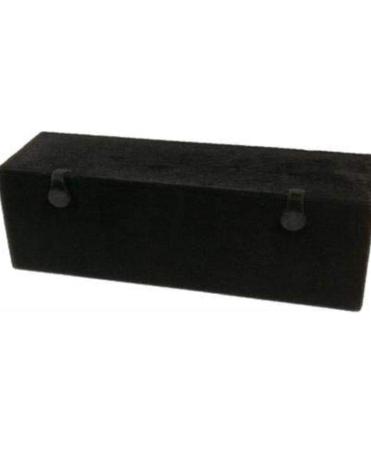 Earings 💗box . With beautiful jhumkas . And excellent quality and amazing packaging. To gift your loved ones💖. Jhumkas with velvet box 🎁 .