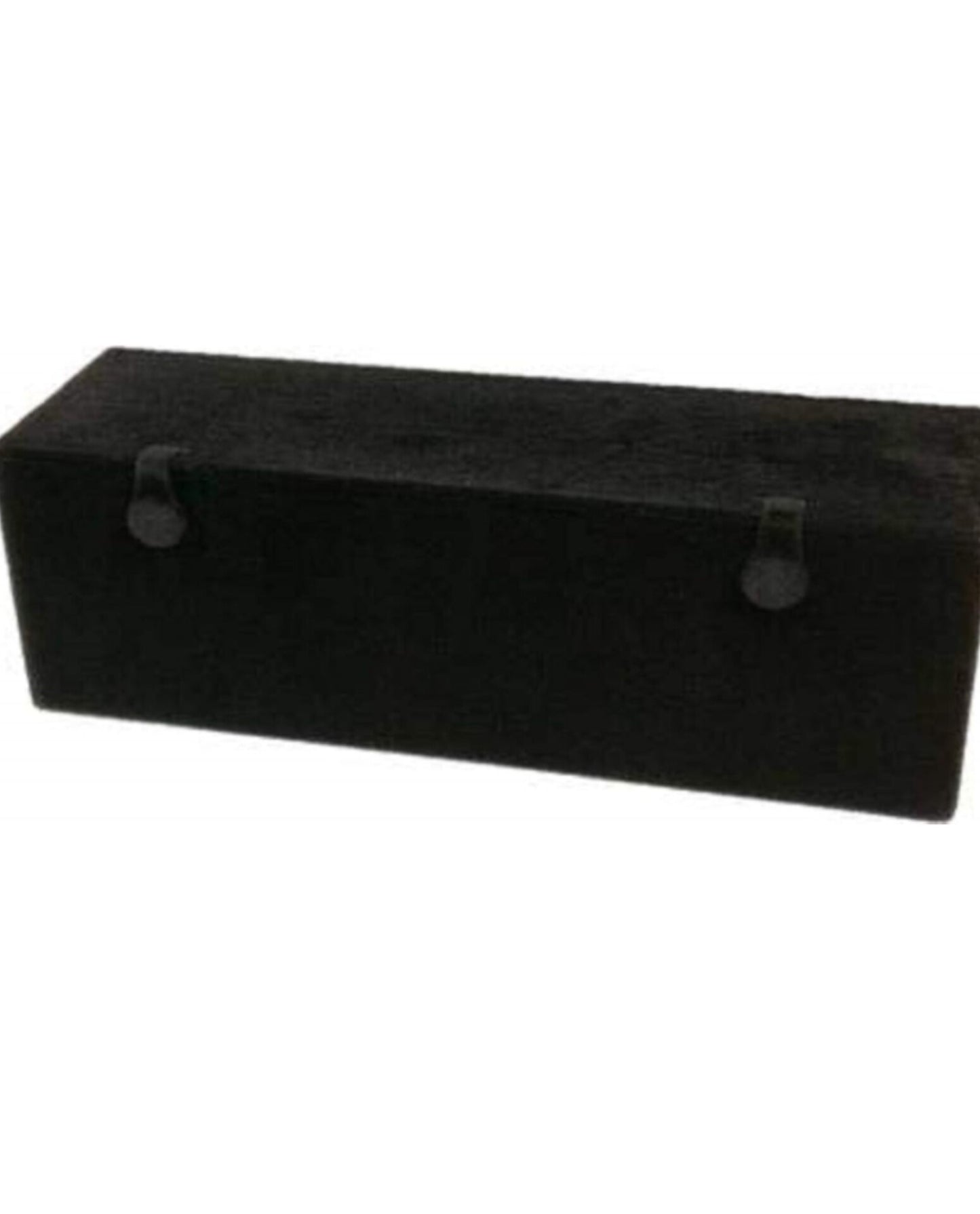 Earings 💗box . With beautiful jhumkas . And excellent quality and amazing packaging.