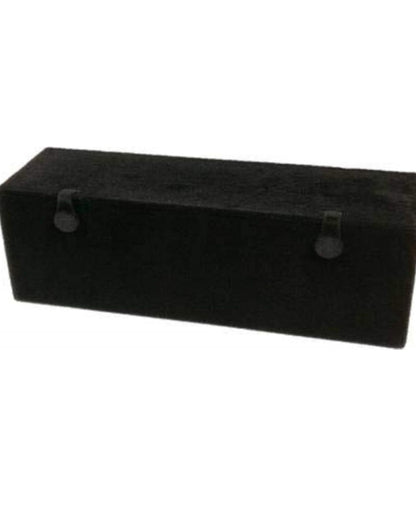 Earings 💗box . With beautiful jhumkas . And excellent quality and amazing packaging.